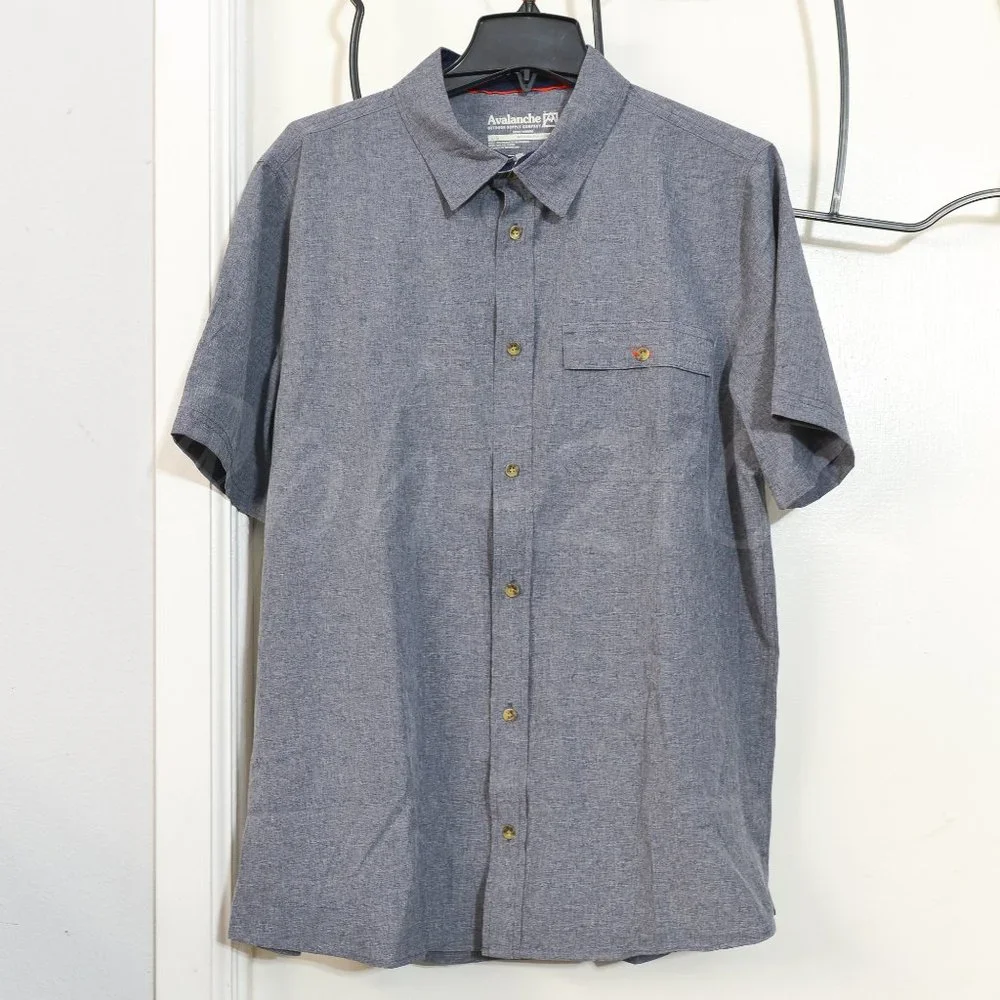 NWT Avalanche Men's Short Sleeve Woven Shirts  BLUE - Picture 2 of 7